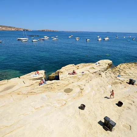 Getawaysmalta - Seashells 2-bedroom In Bugibba
