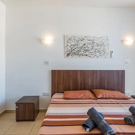 Getawaysmalta - Seashells 2-bedroom In Bugibba * St Paul's Bay